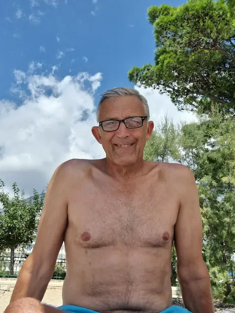Naked_Carpenter_UK on OnlyFans