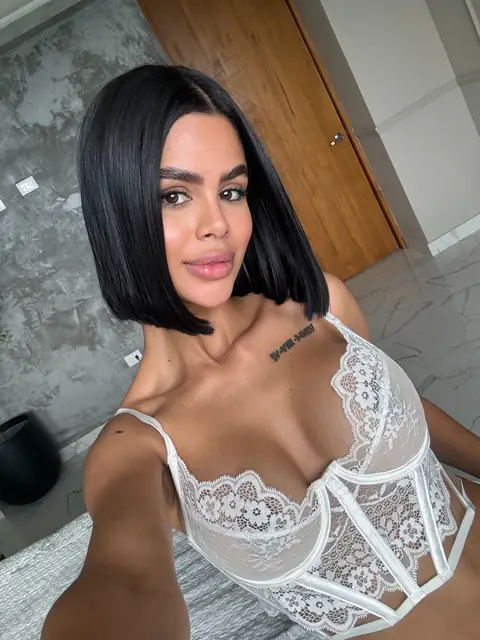 Estefaa Perfect Tits & Ass FREE PAGE on OnlyFans
