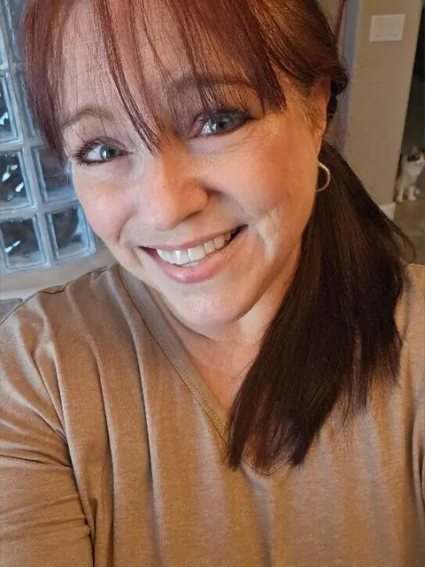 GINA! linktr.ee/c.gina.robinson on OnlyFans