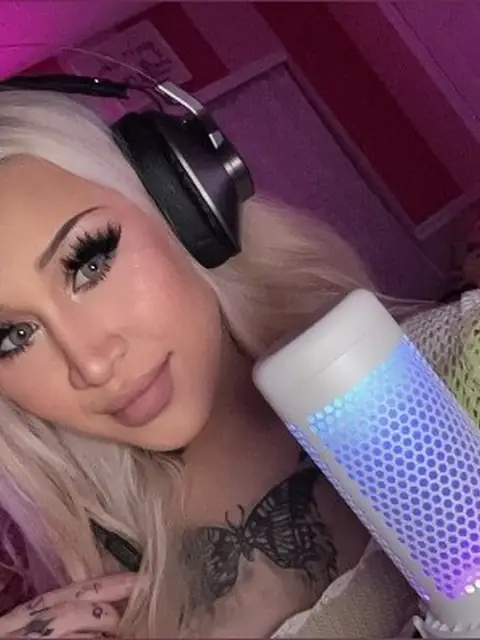 Pink Von Dee OnlyFans profile