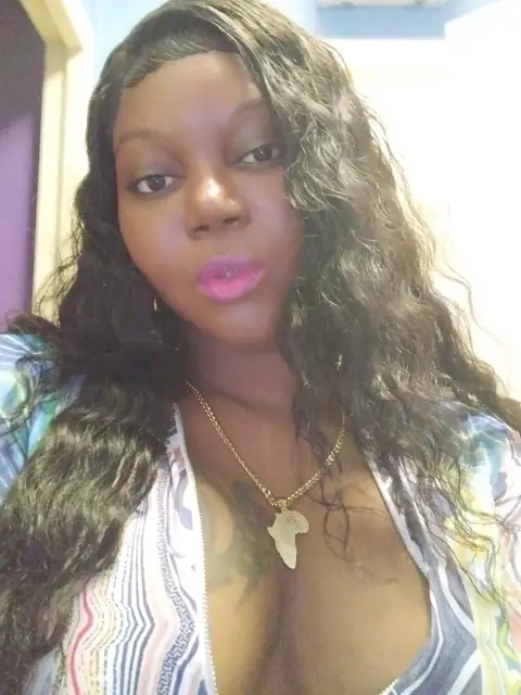 Hollyhoodxxx on OnlyFans