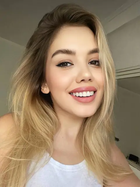 Mysterious Leila OnlyFans profile
