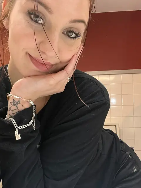 Lilly Lewis on OnlyFans