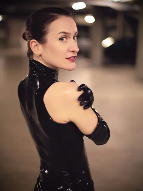 Miss Flora Femdom / Fetish / Lesbian /Bi on OnlyFans