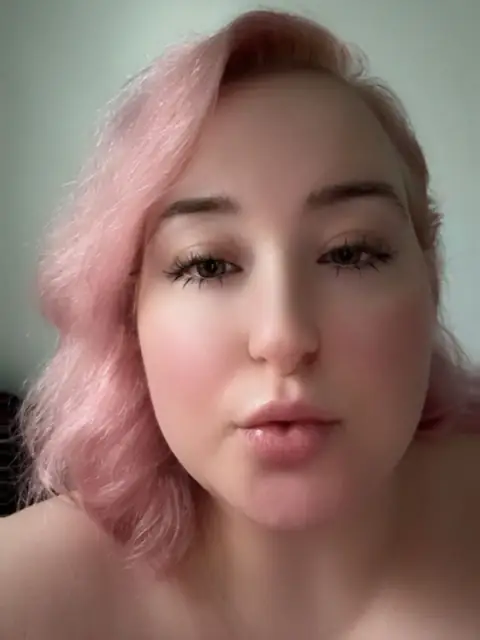 April Valentine OnlyFans profile