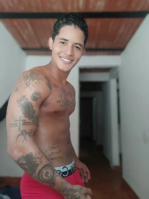 Hernandezoficial on OnlyFans