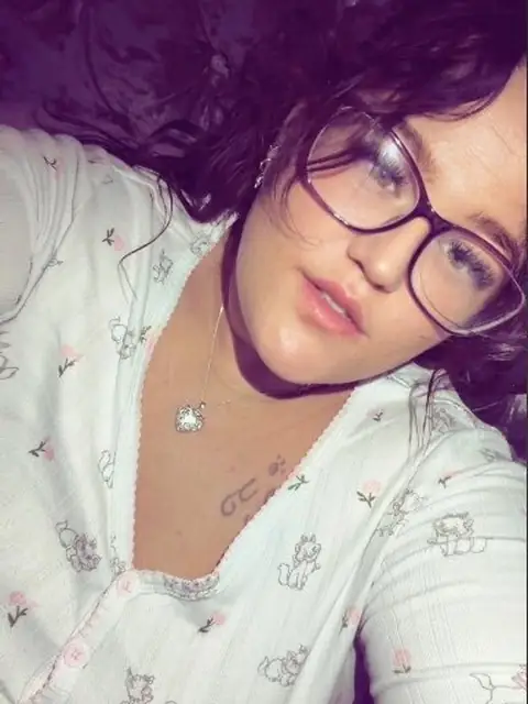 Gizzi sparkles on OnlyFans