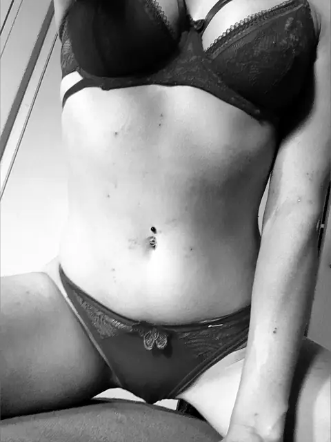 Miss Submissive on OnlyFans
