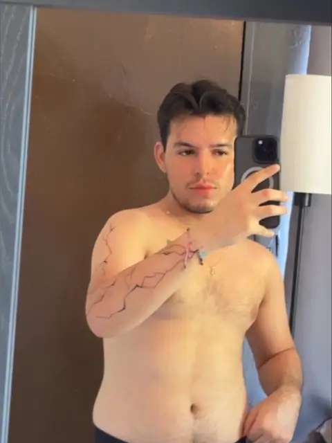 El chico on OnlyFans