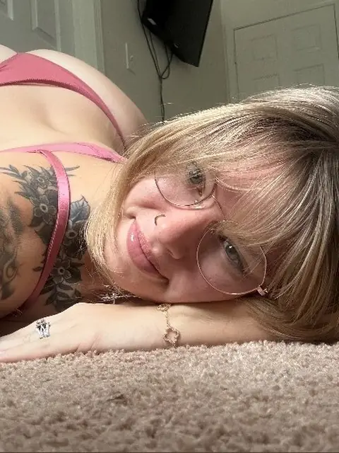 SWITCH Kenz on OnlyFans