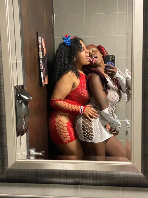 Pisces & Classy Steph *NO PPV* OnlyFans profile