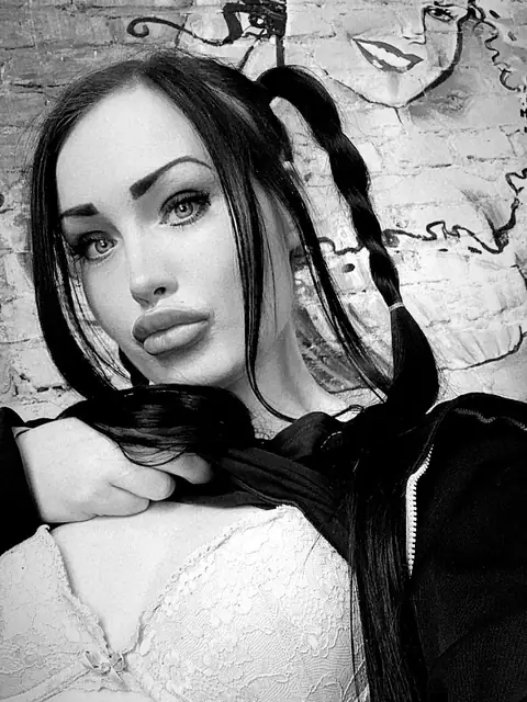 Mami OnlyFans profile