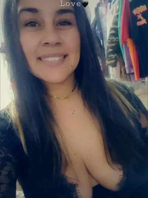 Lola on OnlyFans