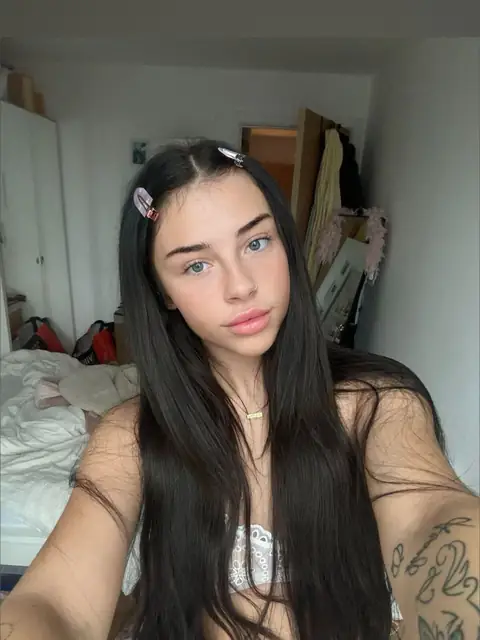 avery on OnlyFans
