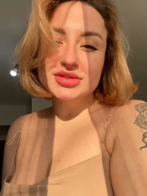 Elizabeth_Honey on OnlyFans