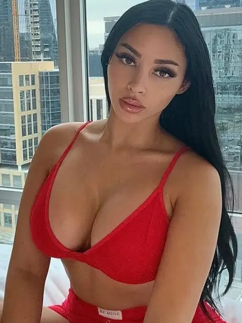 Sophie Sierra on OnlyFans