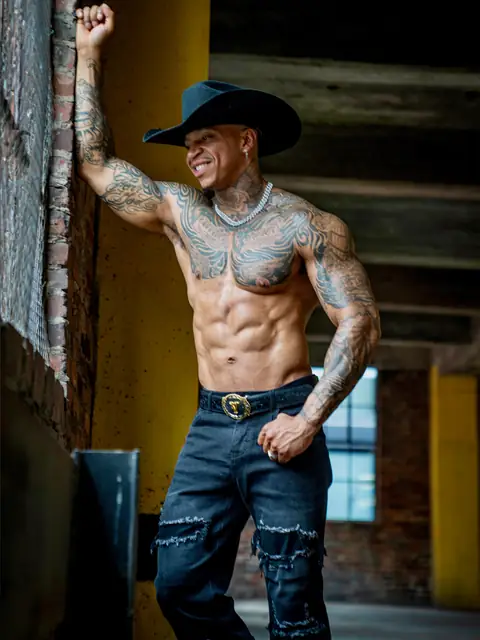 Valentino The Entertainer on OnlyFans