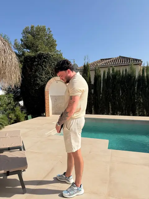 Dan Robertson on OnlyFans