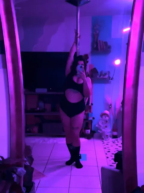 Saphira on OnlyFans