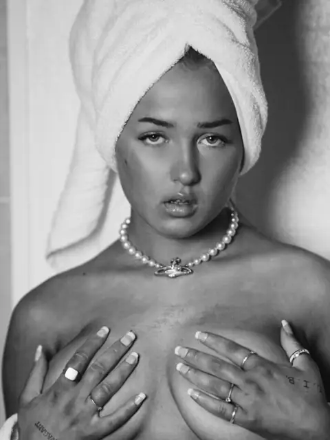 VANESSA SUNDET EXCLUSIVE OnlyFans profile