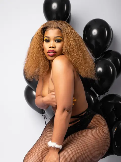 Xoli M on OnlyFans