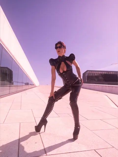 Mistress Kalyss Mercury on OnlyFans