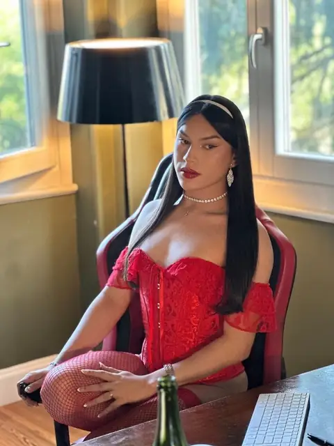 Valenbunnypettit on OnlyFans