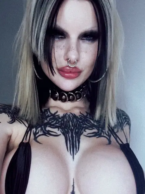 Honeybabe on OnlyFans