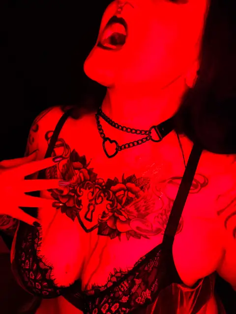 Spicyhorrorbabe on OnlyFans