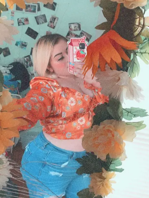 Justpeachyy on OnlyFans