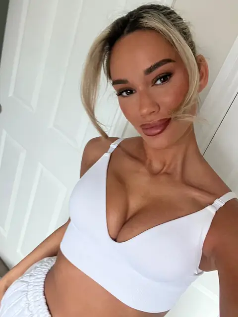 Lucy Hill on OnlyFans