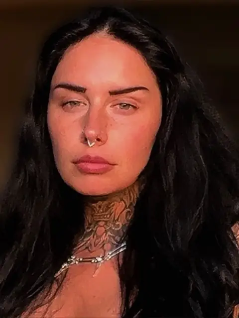 April rose OnlyFans profile