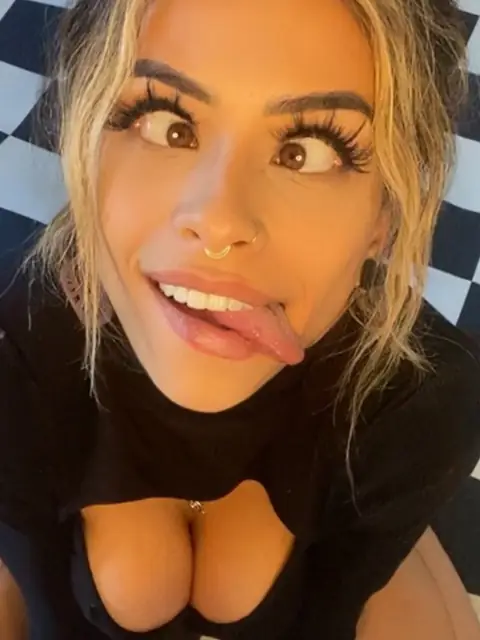 Mia Fattest Pussy on OF on OnlyFans