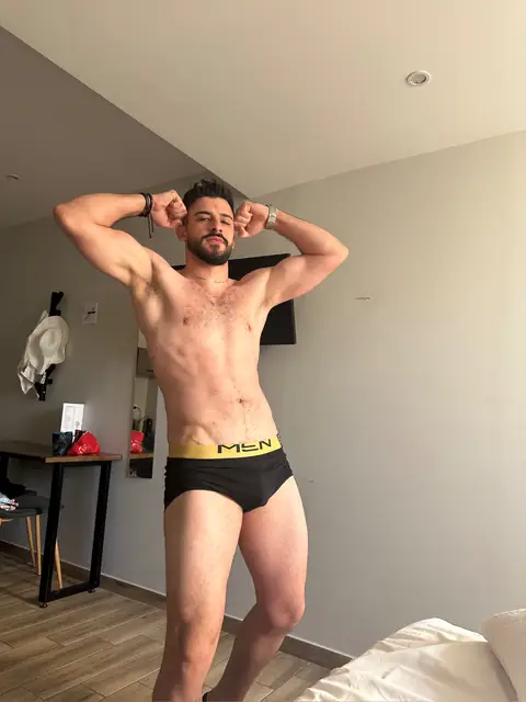 Momx on OnlyFans