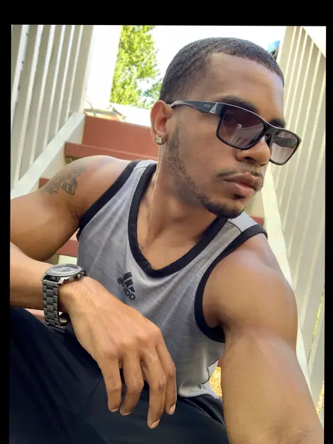 Maximo Savage on OnlyFans