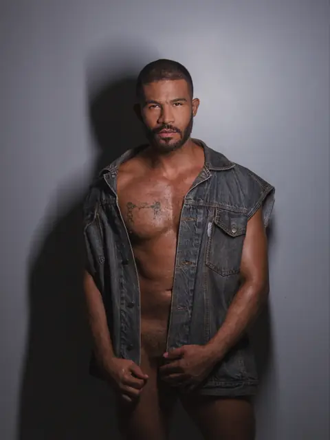 Maur cio on OnlyFans