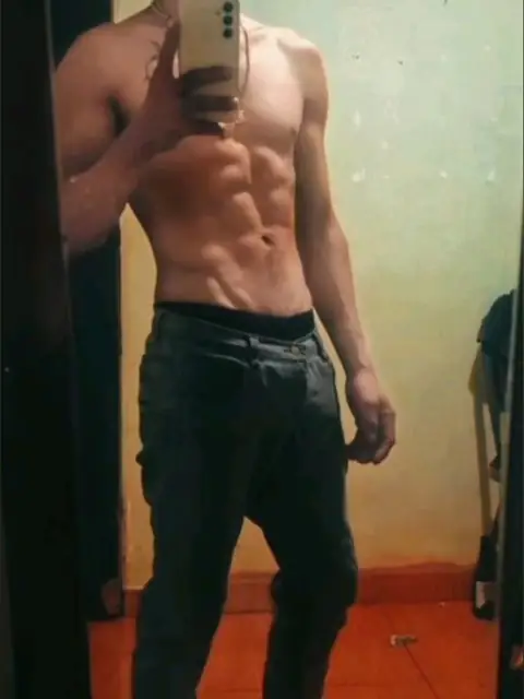 Nestor Gonz lez Mart nez on OnlyFans