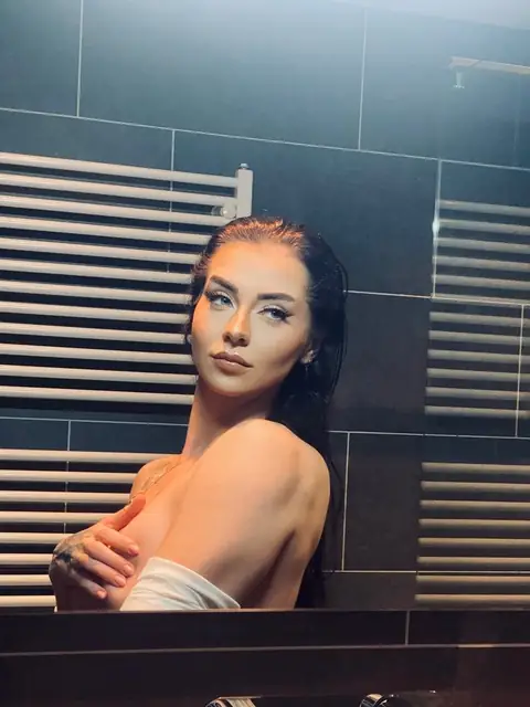 Mereladriana on OnlyFans