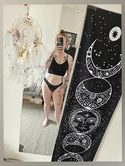 MissRed-head on OnlyFans
