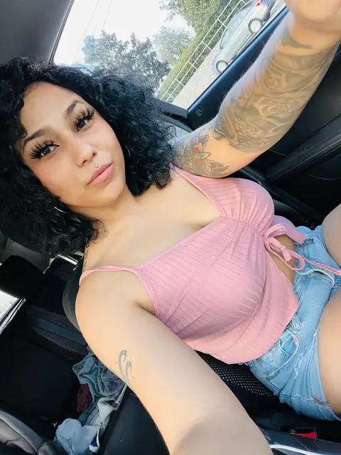 Nadia OnlyFans profile