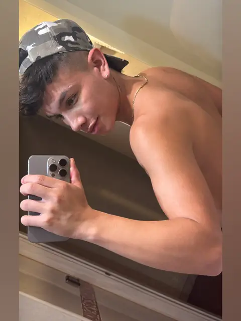 Isaac Gomez OnlyFans profile