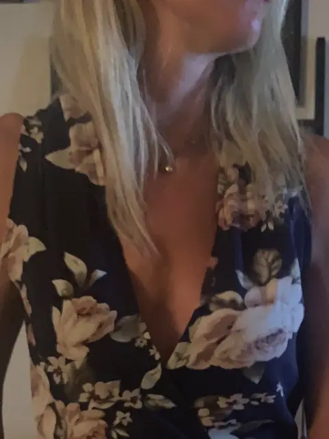 Swecaroline_free on OnlyFans