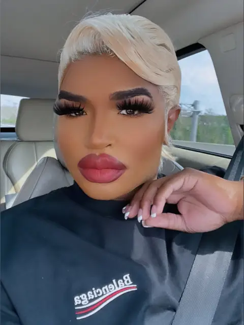 BarbieMoney93 on OnlyFans