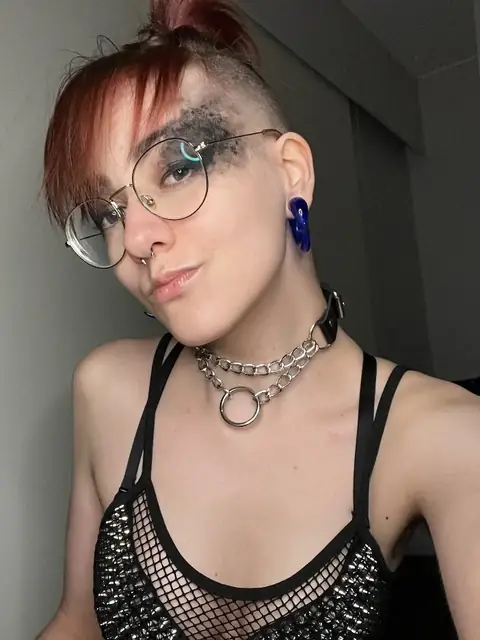 Metalliprinsessa_premium on OnlyFans