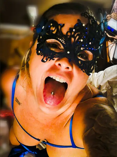 Seraphina Starr (The Masked Housewife) on OnlyFans