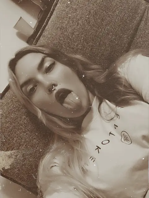 Lola Rae OnlyFans profile