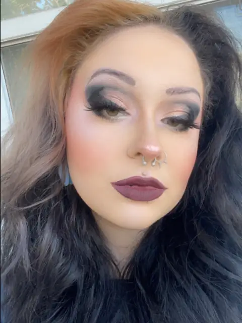 Distortion on OnlyFans