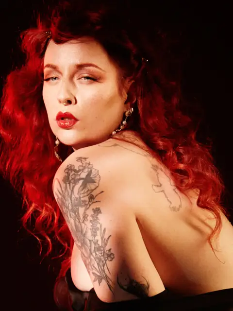Necia Navine OnlyFans profile