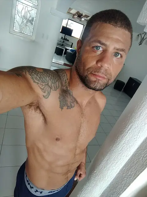 Michael L Robertson on OnlyFans