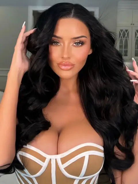 Abigail Ratchford OnlyFans profile
